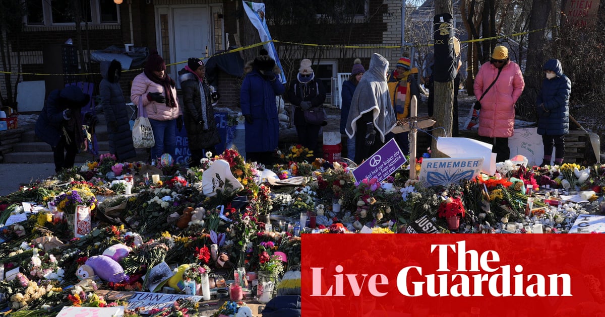 Republican panel chair moves to hold both Hillary and Bill Clinton in contempt of Congress – live