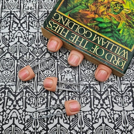 The Finger Bookmark, quirky page marker for bookworms