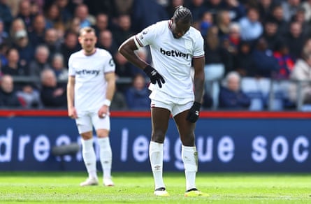 West Ham players look dejected during their 5-2 defeat to Crystal Palace last month