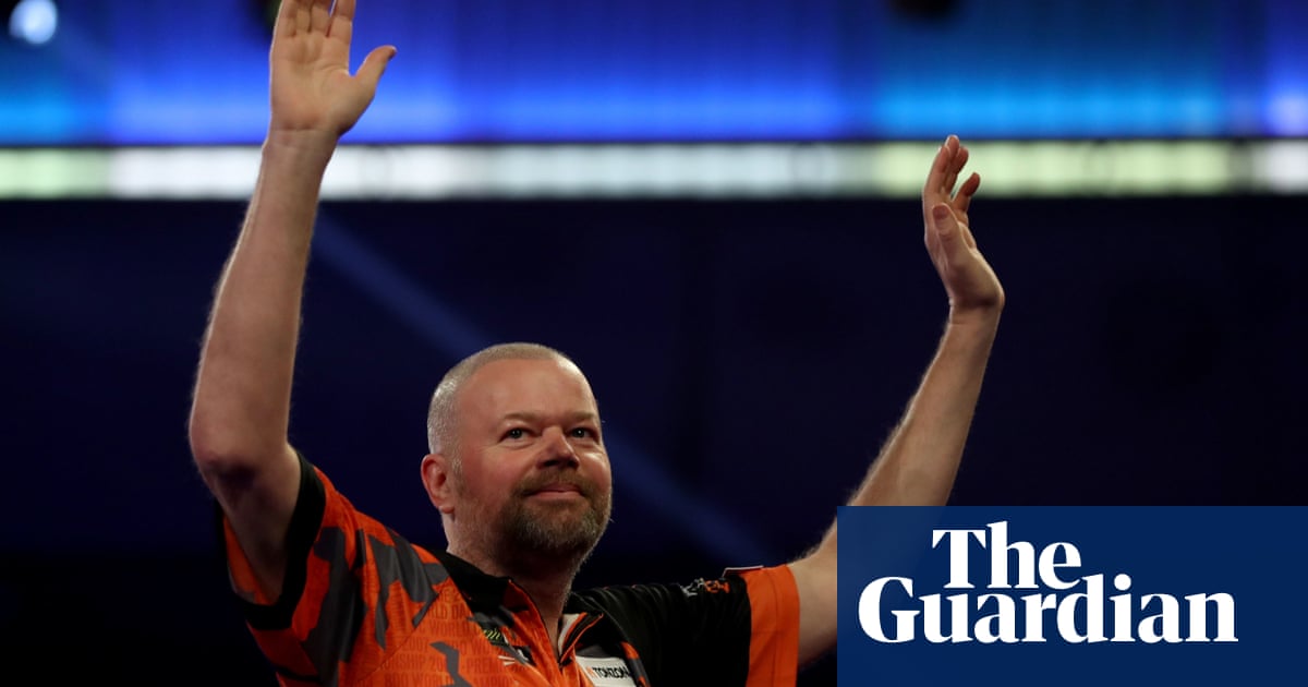 Raymond van Barneveld bows out with loss to Darin Young in final match