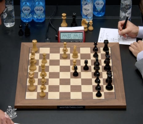 Chess Explorer - 4° game of the World Championship! Links are below:     chessbomb.com/arena/2018-wcc/04-Carlsen_Magnus-Caruana_Fabiano   Ph: Corriere della