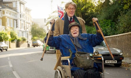 Jennings as Alan Bennett with Maggie Smith in The Lady in the Van.