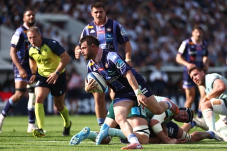 Arthur Retière score a try for Bordeaux against Leicester