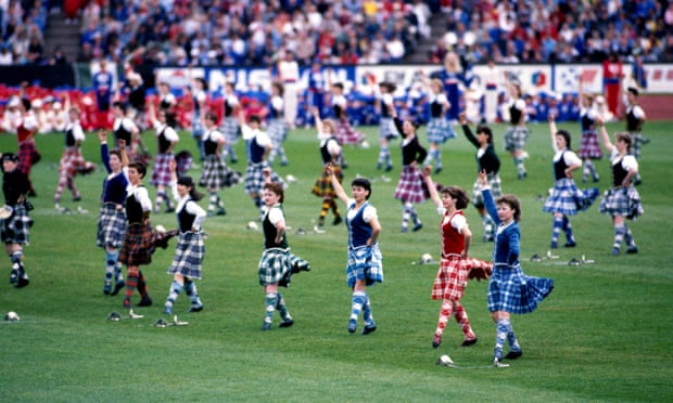 The 13th Commonwealth Games opens in Edinburgh in 1986