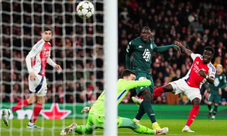 Bukayo Saka scores his and Arsenal’s second goal.