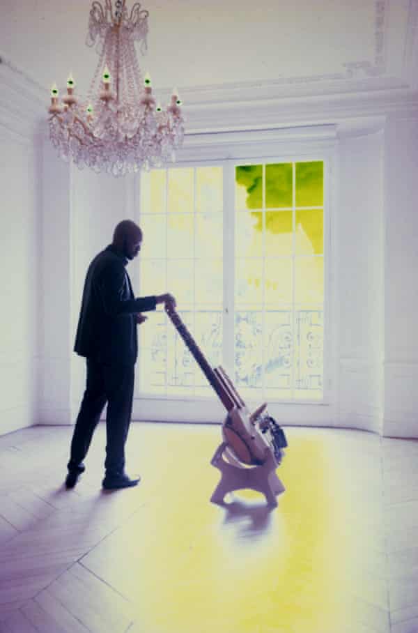 Ballake Sissoko with his kora.