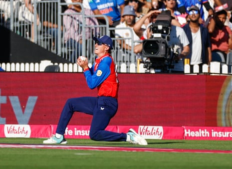 Tom Banton takes a brilliant catch to dismiss Shivam Dube.