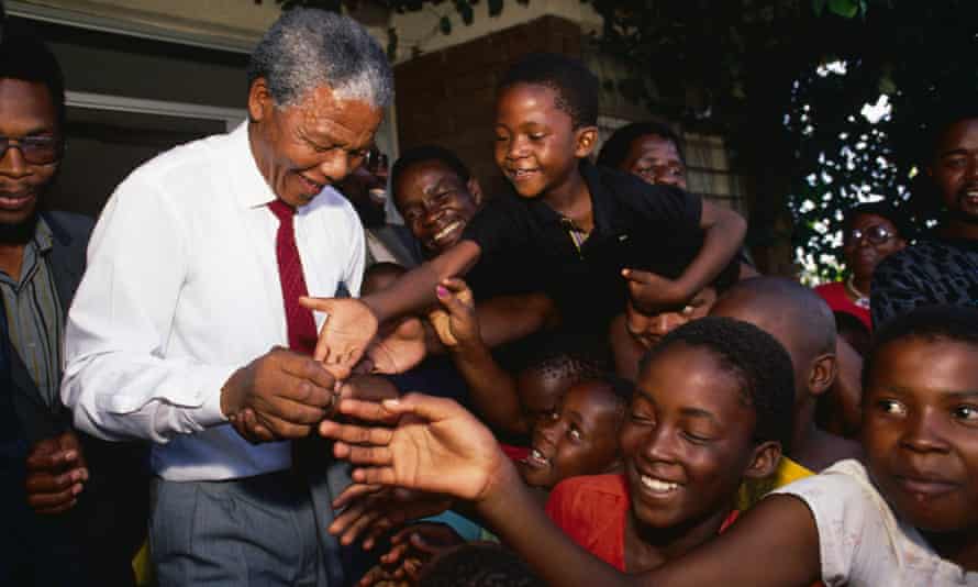 South Africans spend 67 minutes on July 18, Nelson Mandela's birthday, on acts of kindness in their communities, to mark the 67 years he fought for social justice and equality.