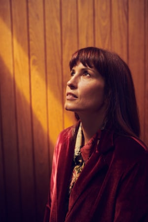 Músico Missy Higgins em sua casa em North Warrandyte, Melbourne.