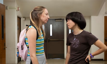 Anna Konkle and Maya Erskine in Pen15.