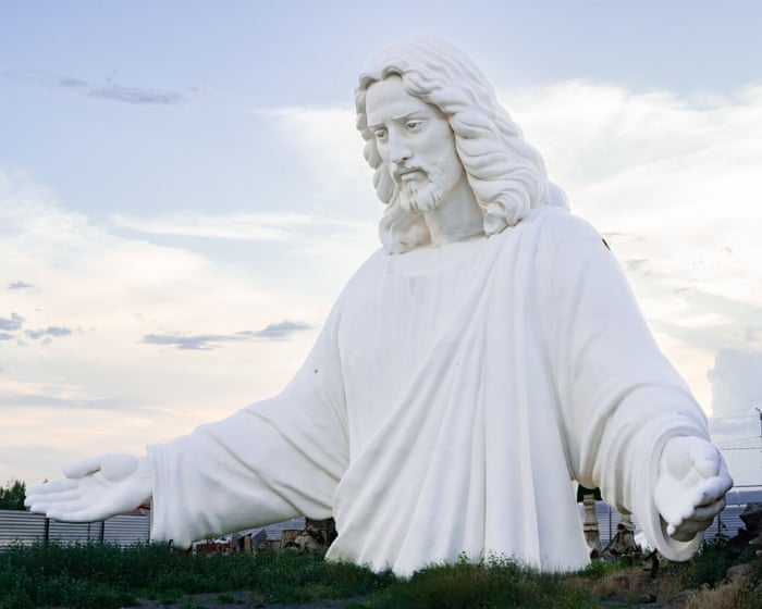 An Armenian tycoon has a private zoo. Now he wants the world’s biggest Jesus statue