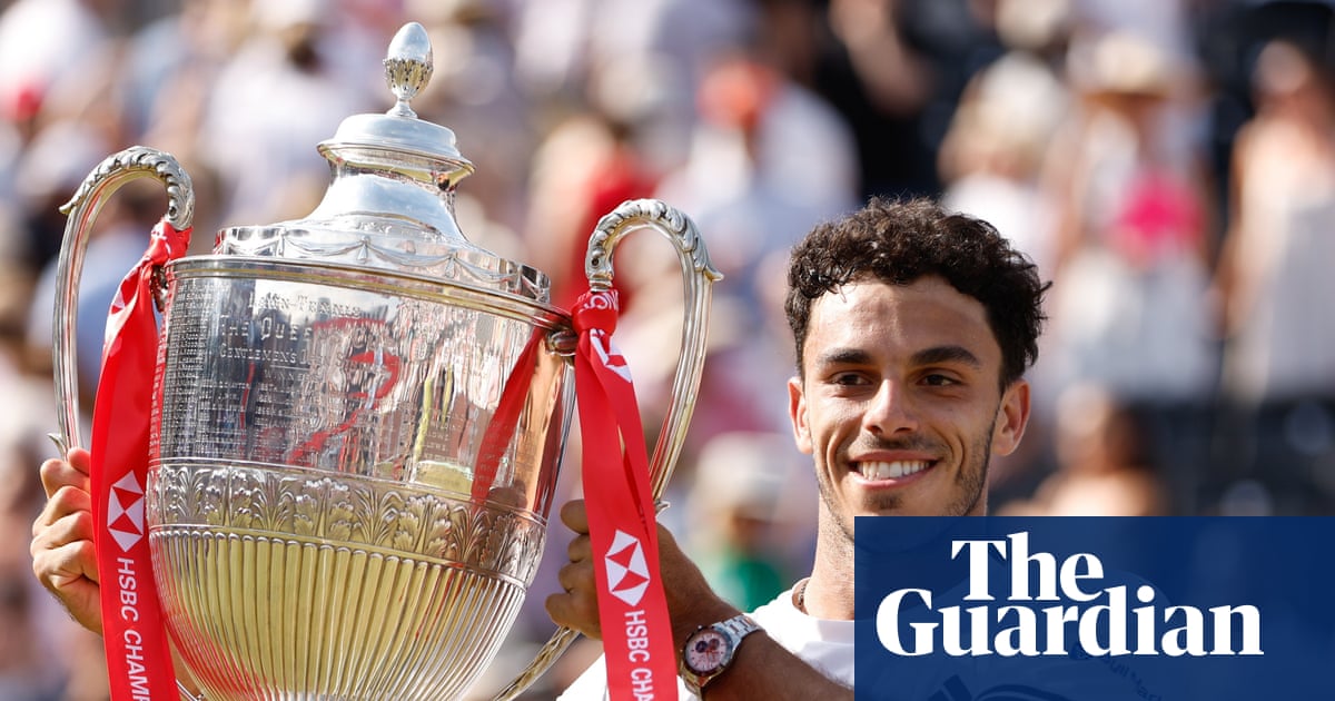 Cerúndolo fights back in marathon three-hour Queen’s final to defeat Paul