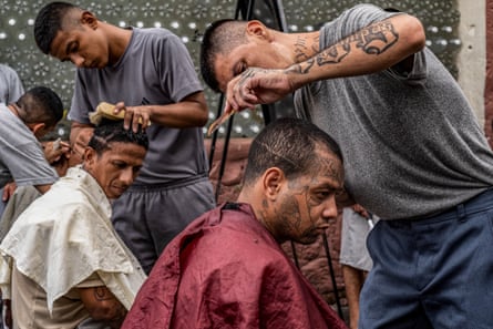 Inmates provide haircuts at the Penal San Francisco Gótera