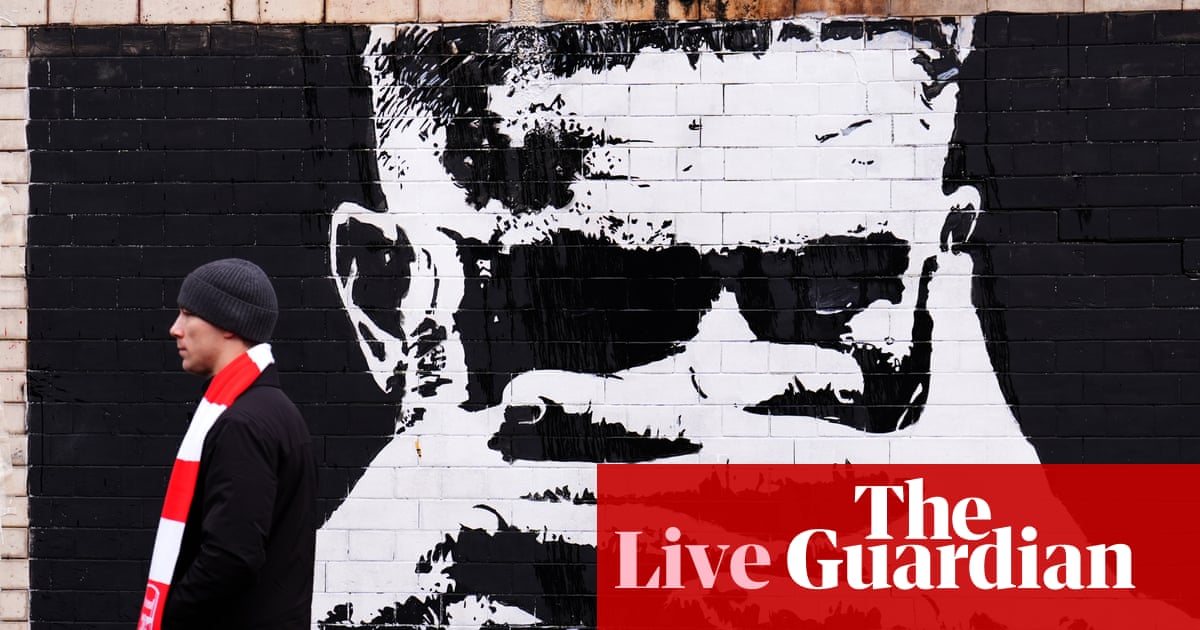 Arsenal v Manchester United: Premier League live