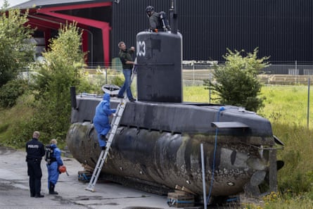Danish police say they have not found the body of a missing Swedish journalist inside the submarine that sunk off the eastern coast last week.