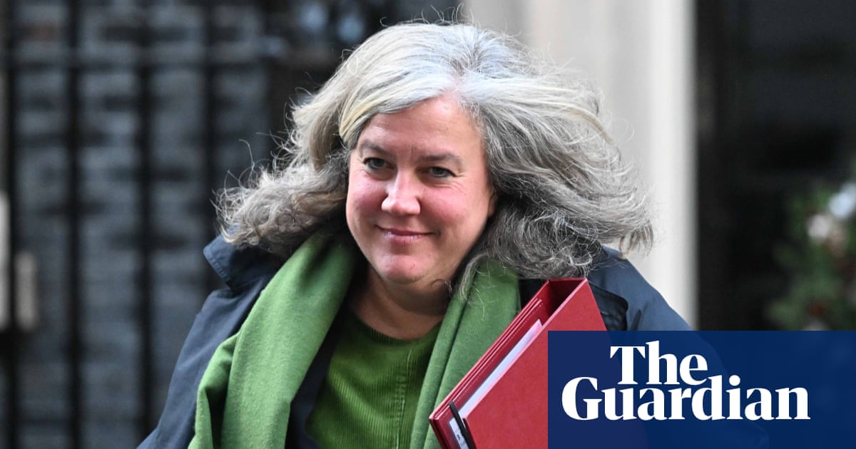 Rail renationalisation should reduce delays but may not cut fares, says UK minister