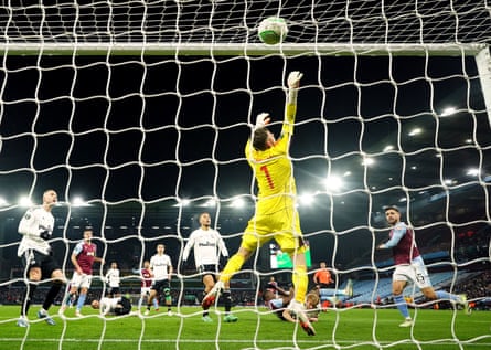 Àlex Moreno scores the winner for Aston Villa