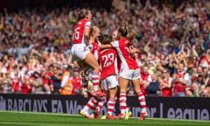 Beth Mead (9 Arsenal) celebrating after scoring (2:1)