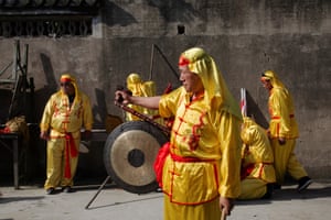 Procession, Jinze Town (2016)