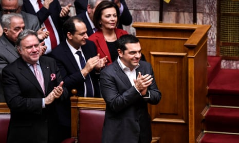 Alexis Tsipras clapping in parliament