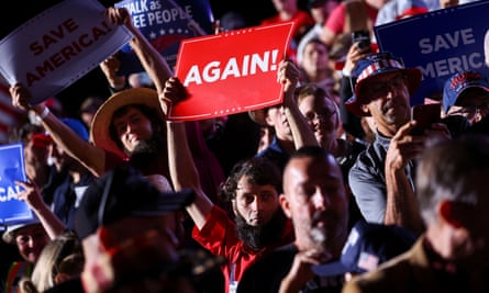 Crowds at the Latrobe rally