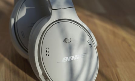Bose QC45 review: commuter favourite noise-cancelling headphones