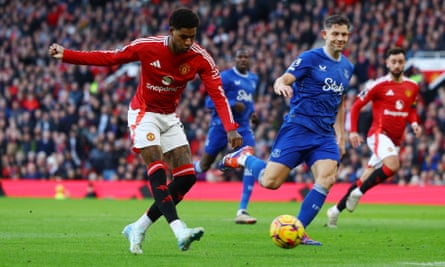Marcus Rashford scores United’s third goal