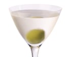 Scopri l'Alpine Vesper di Michael Sager: una fresca reinterpretazione del classico Vesper Martini perfetta per le serate primaverili ed estive