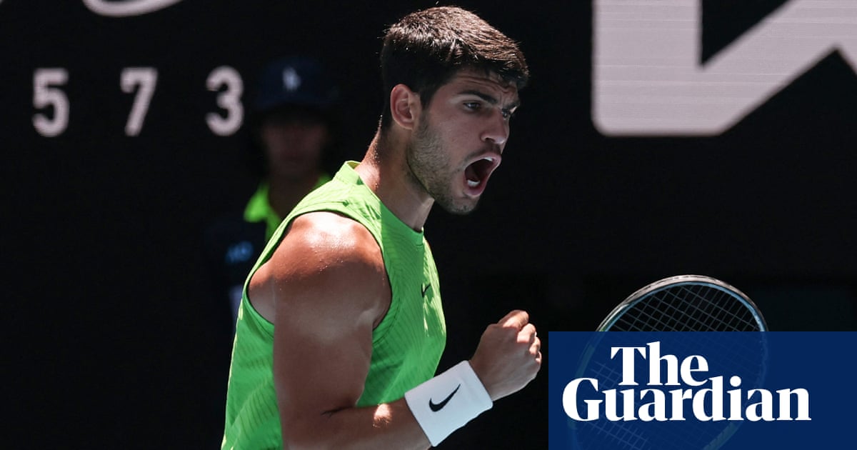 Carlos Alcaraz overcomes spirited Tommy Paul to reach Australian Open quarter-finals without dropping a set