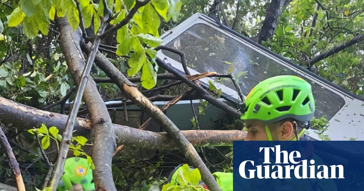 Four dead after cable car crash in southern Italy