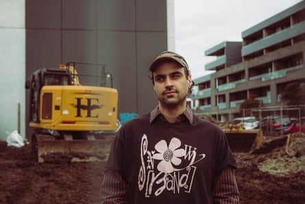 Way Dynamic in front of a building site