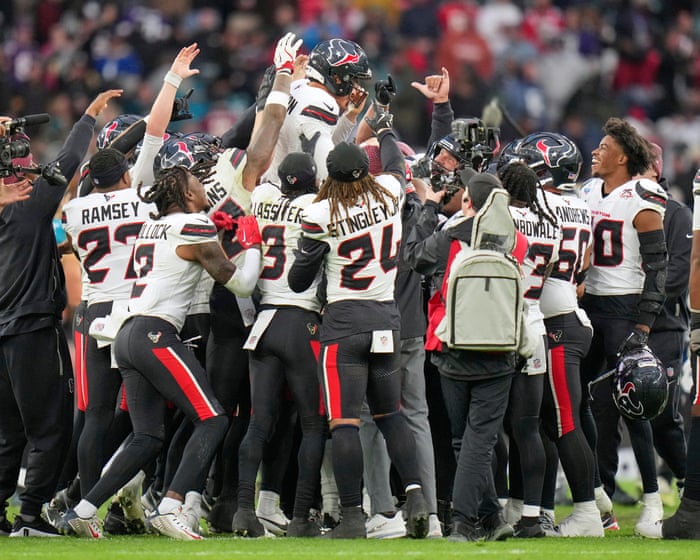 Texans beat Jaguars at the last; Bears v Falcons, Ravens v Browns and more: NFL week six – live