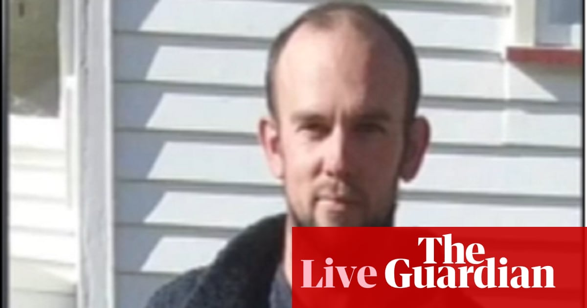 Tom Phillips shooting: NZ police search for children after fugitive father shot dead by police  latest updates