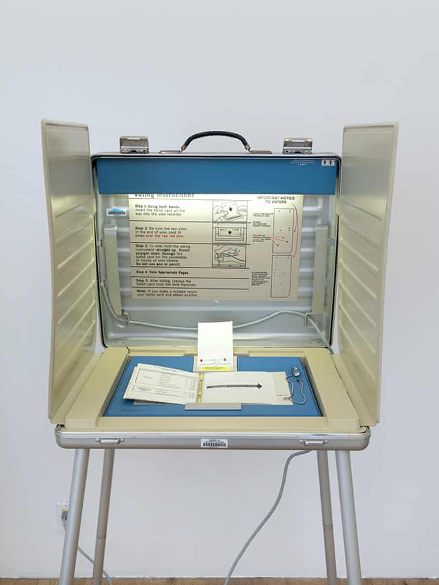 Voting Machine, 2000.