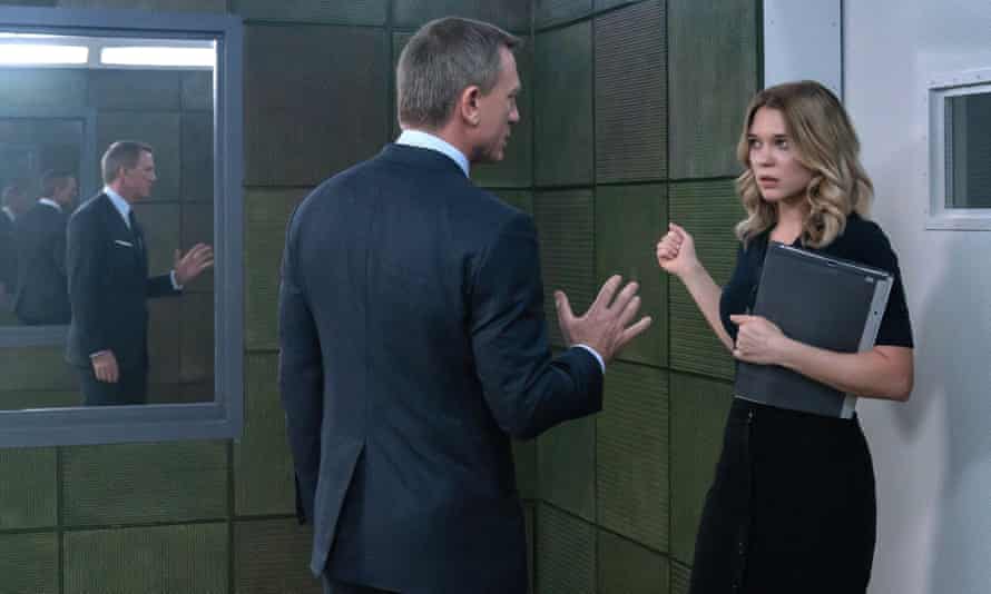 Teething troubles? ... Daniel Craig, left, as 007 with love interest Madeleine Swann (Léa Seydoux)