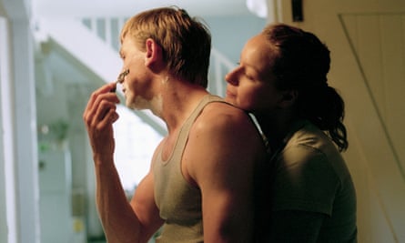 Daniel Craig with Samantha Morton in Enduring Love (2004)