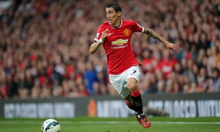 Ángel Di María in action against QPR. He had ‘a problem with the English football culture and the climate’, says Van Gaal.