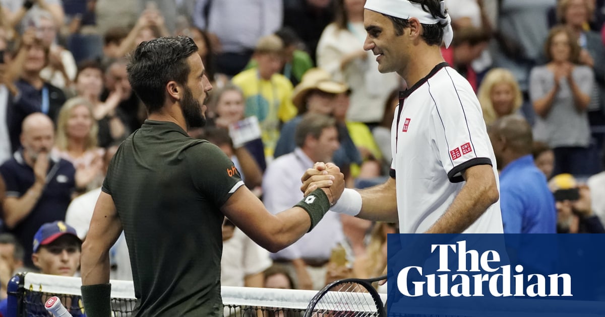 Roger Federer fights past chuntering Damir Dzumhur in the US Open