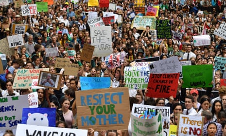 Thousands of school students from across Sydney attend the global climate strike