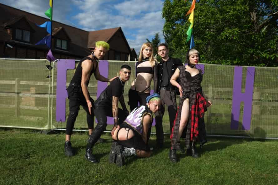 أولئك الذين حضروا مهرجان اللحوم.