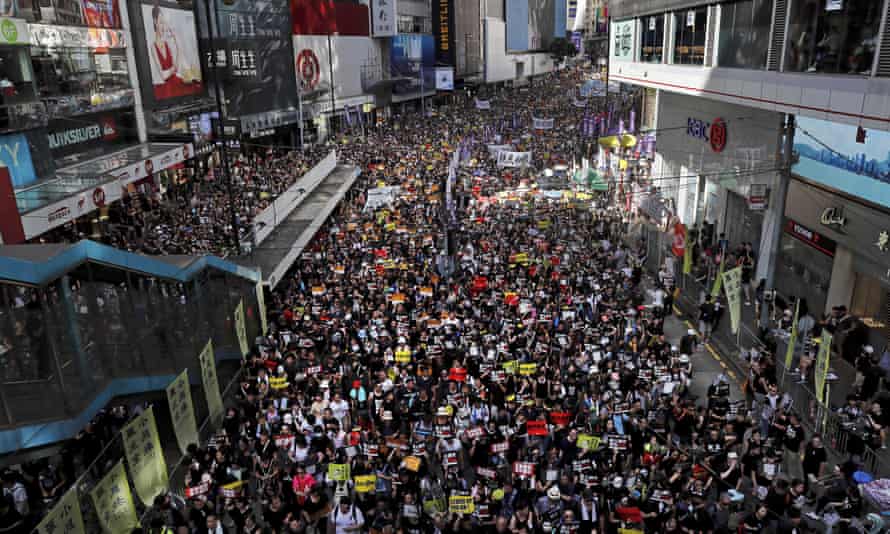 في يوليو / تموز 2019 ، تدفق عشرات الآلاف من المتظاهرين إلى شوارع هونغ كونغ.