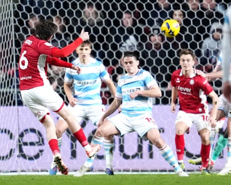 Late Drama in the Championship: Bristol City Deny Wrexham, Portsmouth Boost Playoff Hopes Late Drama in the Championship: Bristol City Deny Wrexham, Portsmouth Boost Playoff Hopes