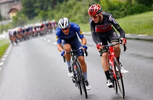 Davide Ballerini and Harry Sweeny lead the early break away.
