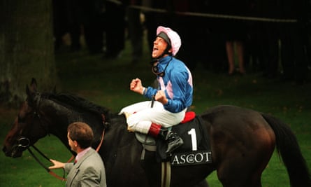 Frankie Dettori celebrates on Fujiyama Crest in 1996.