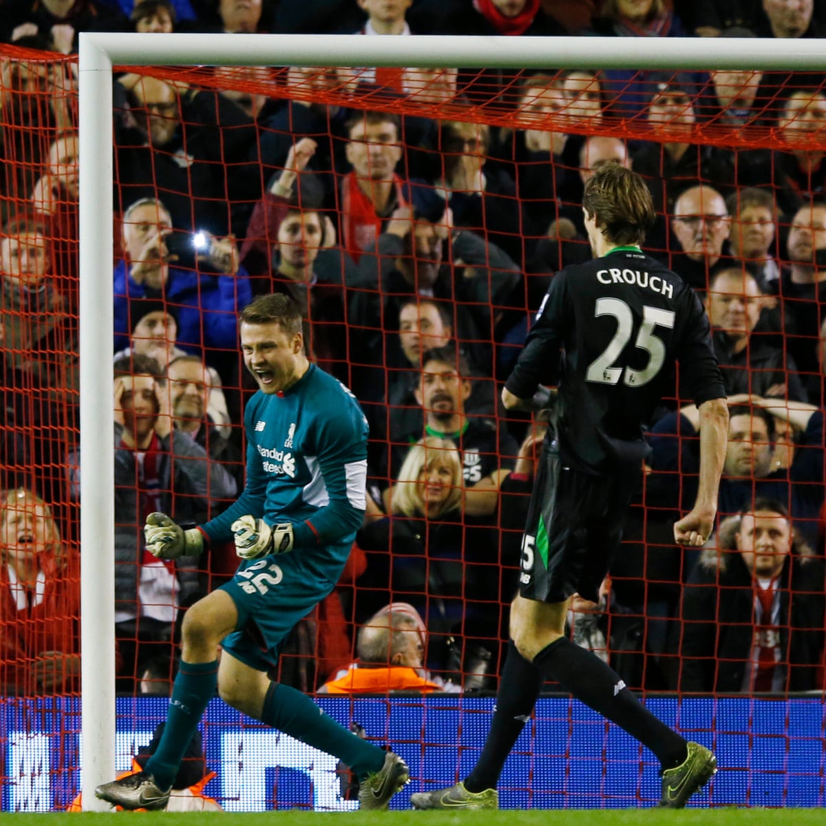 Stoke S Peter Crouch Fails To Rise To Occasion On Return To Anfield Paul Wilson Football The Guardian