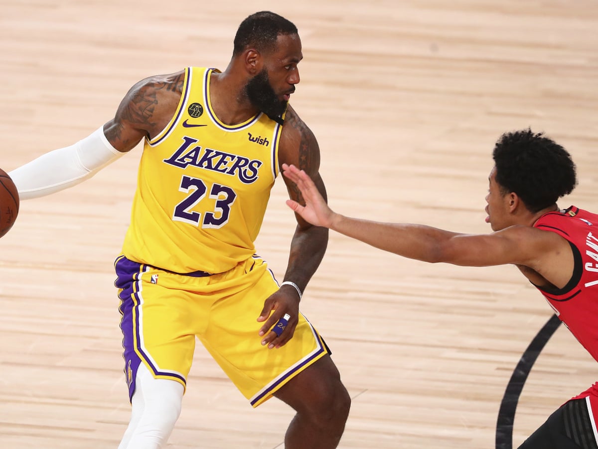 La Lakers Bounce Back From Loss To Thump Trail Blazers In Game 2 Sport The Guardian