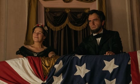 Lili Taylor and Hamish Linklater as the Lincolns in Manhunt.