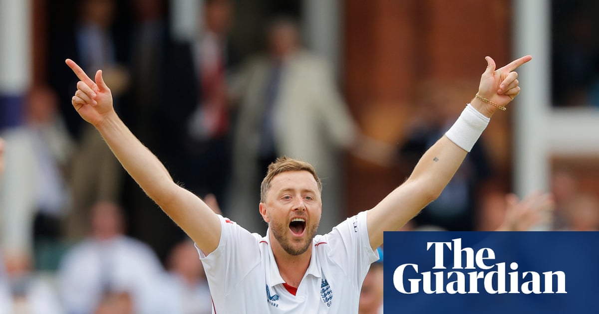 Olé for Robinson as England take firm control of Lord’s Test against Pakistan