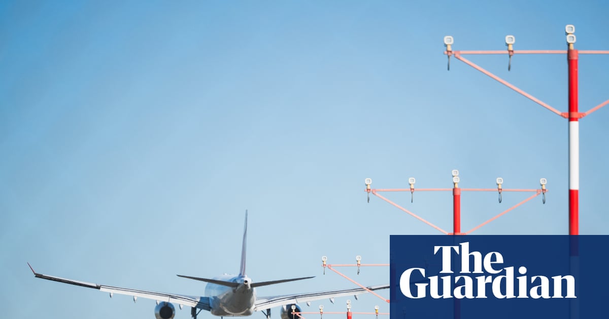 Sydney air traffic controllers have ‘grave concerns’ about collision risk after airspace redesign