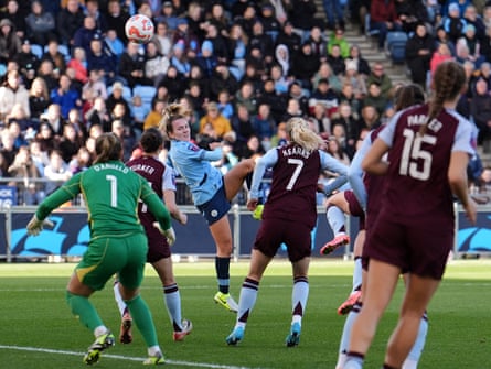 Manchester City’s Lauren Hemp scores the equaliser at home to Aston Villa